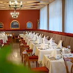 Latini 4*