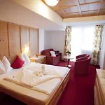 Latini Отель 4*