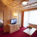 Latini Hotel 4*
