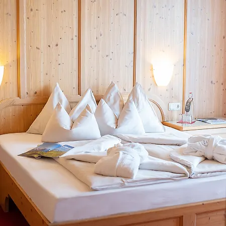 Latini Hotel 4*