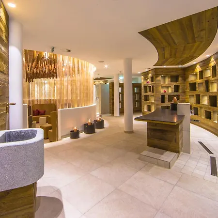 Hotel Latini Zell am See