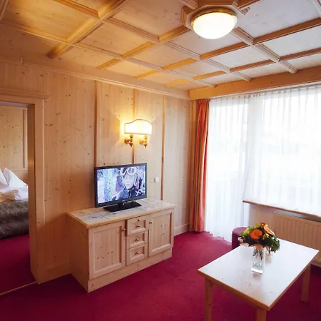 Latini Hotel 4*