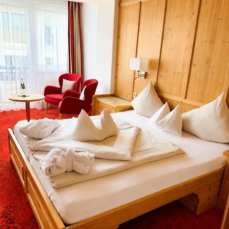 Latini Hotel 4*