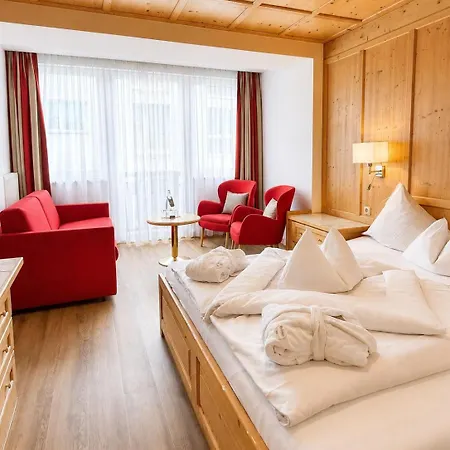 Otel Latini 4*