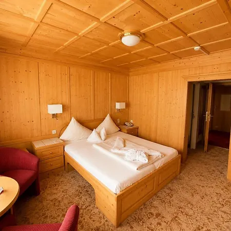 Hotel Latini Zell am See