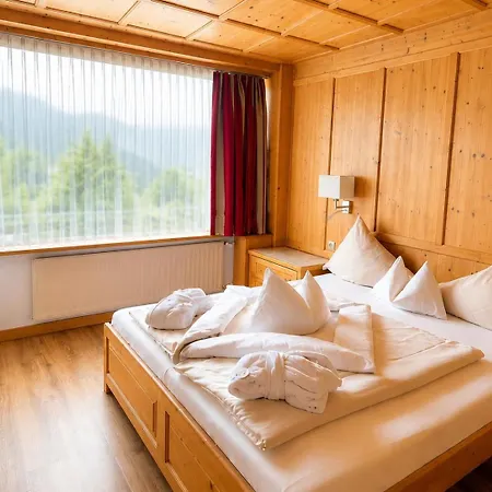 Latini Hotel 4*